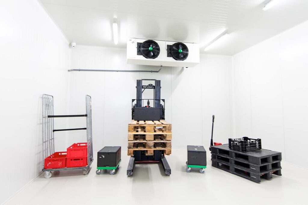 Ambient Storage binnenkant met pallets